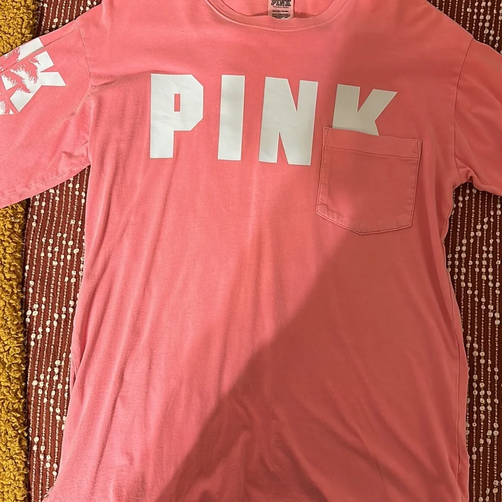 VS Pink long sleeve - Picture 2 of 3